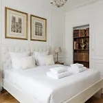 5BR Appartement Champs Elysées Marbeuf