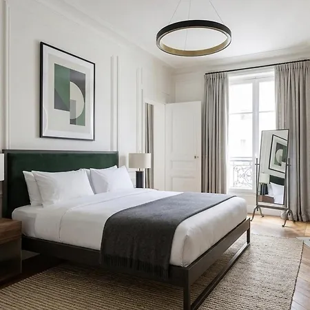 5br Champs Elysées Marbeuf *