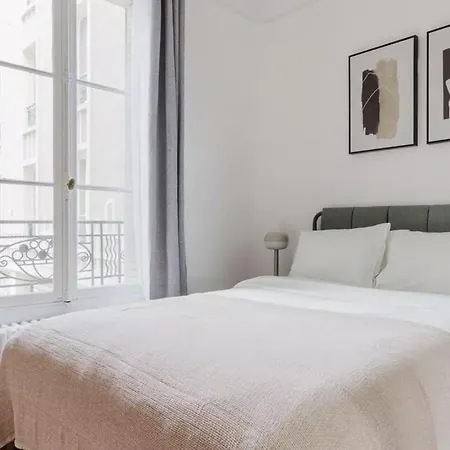 5br Champs Elysées Marbeuf