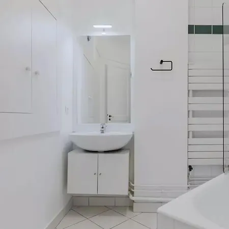 5br Champs Elysées Marbeuf Parigi